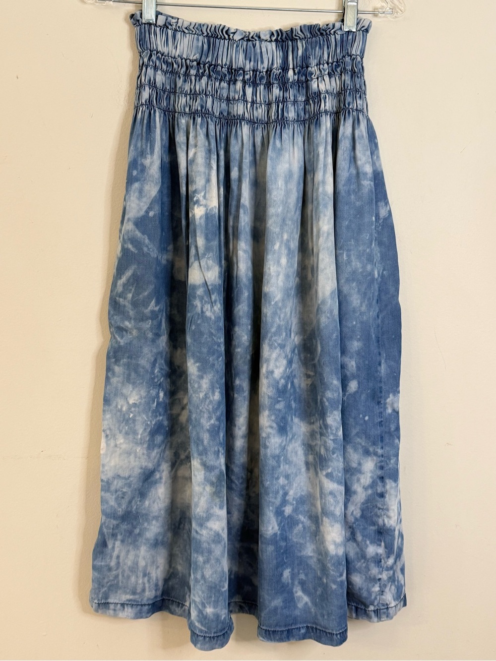 Given Kale maxi skirt blue & white tie dyed smocked waist SZ SM - Picture 2 of 9